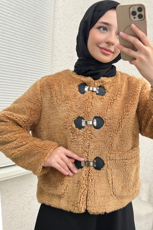 Toka Detaylı Peluş Ceket 0020 - CAMEL Toka Detaylı Peluş Ceket 0020 - CAMEL