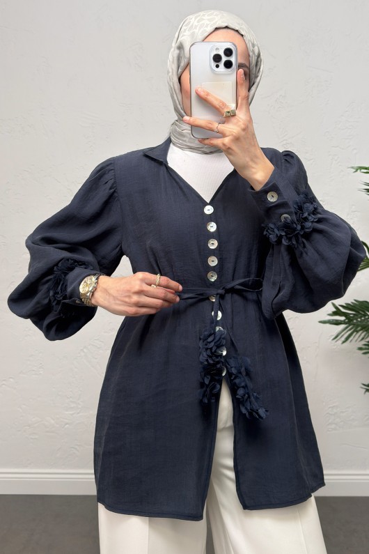 Çiçek Aksesuarlı Gömlek 0064 - LACİVERT Çiçek Aksesuarlı Gömlek 0064 - LACİVERT