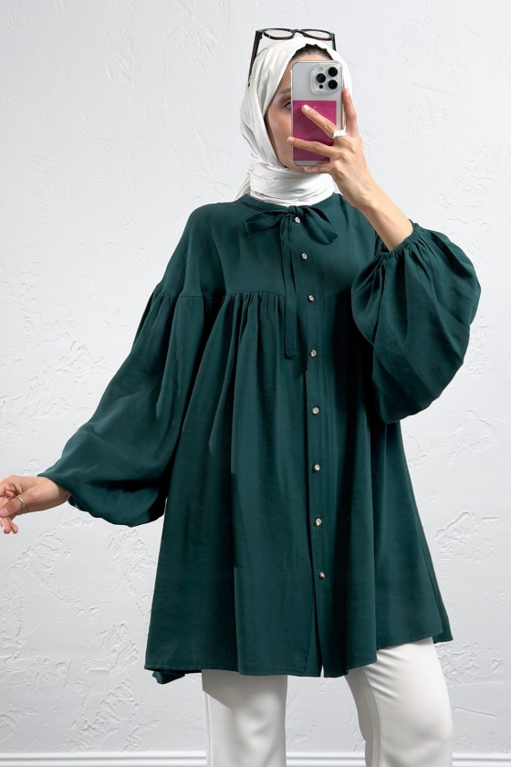 Yaka Bağcıklı Biritli Tunik 0083 - ZÜMRÜT YEŞİLİ Yaka Bağcıklı Biritli Tunik 0083 - ZÜMRÜT YEŞİLİ