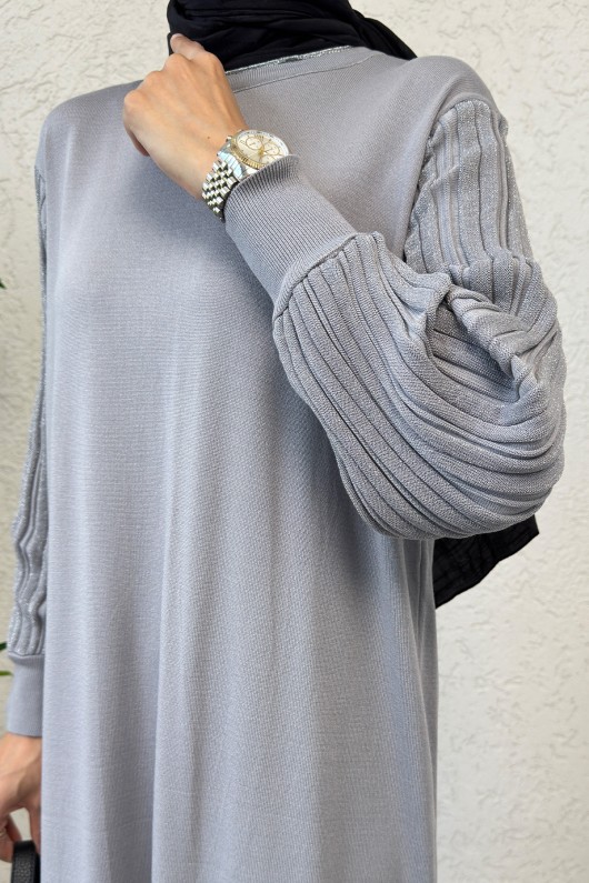 Kolları Simli Triko Elbise 14500 - GRİ Kolları Simli Triko Elbise 14500 - GRİ