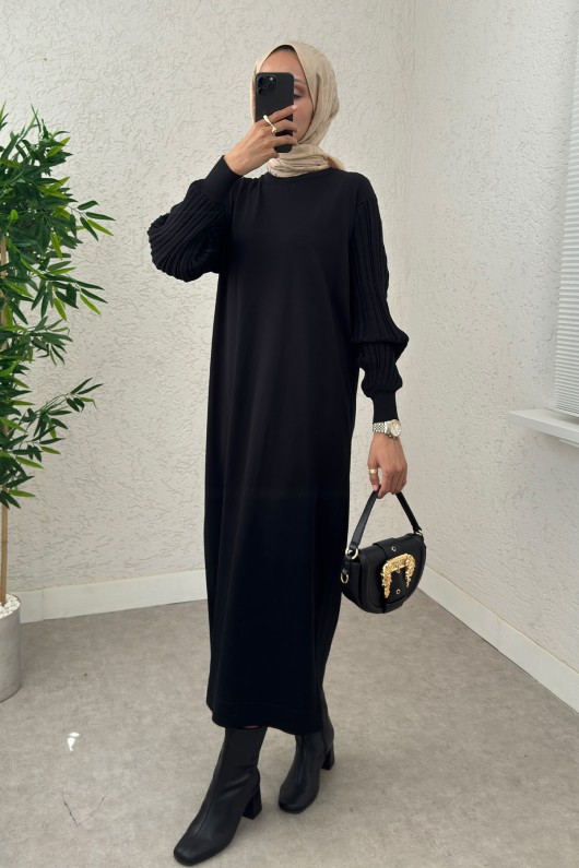 Kolları Simli Triko Elbise 14500 - SİYAH