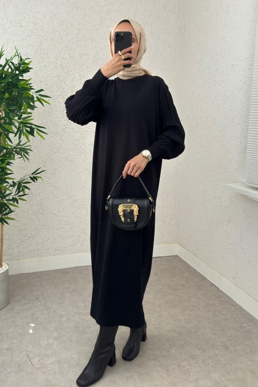 Kolları Simli Triko Elbise 14500 - SİYAH