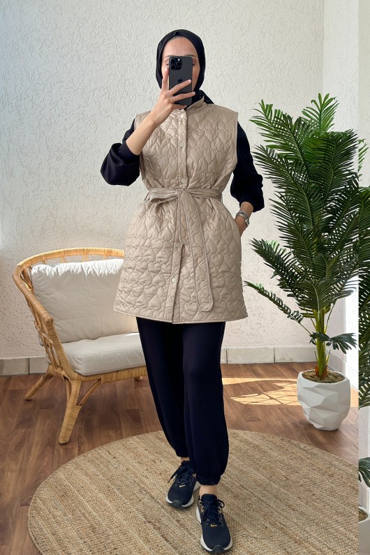 1521 Kuşaklı Kapitone Yelek - TAŞ RENGİ 1521 Kuşaklı Kapitone Yelek - TAŞ RENGİ