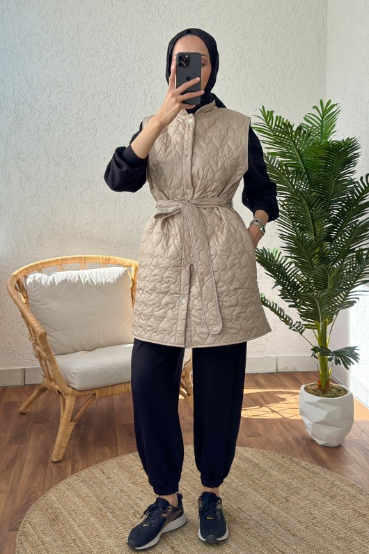 1521 Kuşaklı Kapitone Yelek - TAŞ RENGİ 1521 Kuşaklı Kapitone Yelek - TAŞ RENGİ