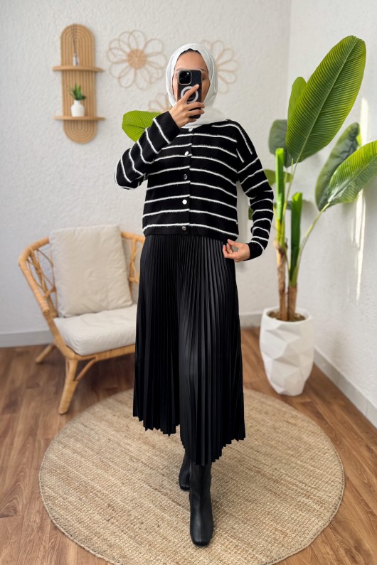 Düğmeli Kısa Triko Hırka 1920 - SİYAH