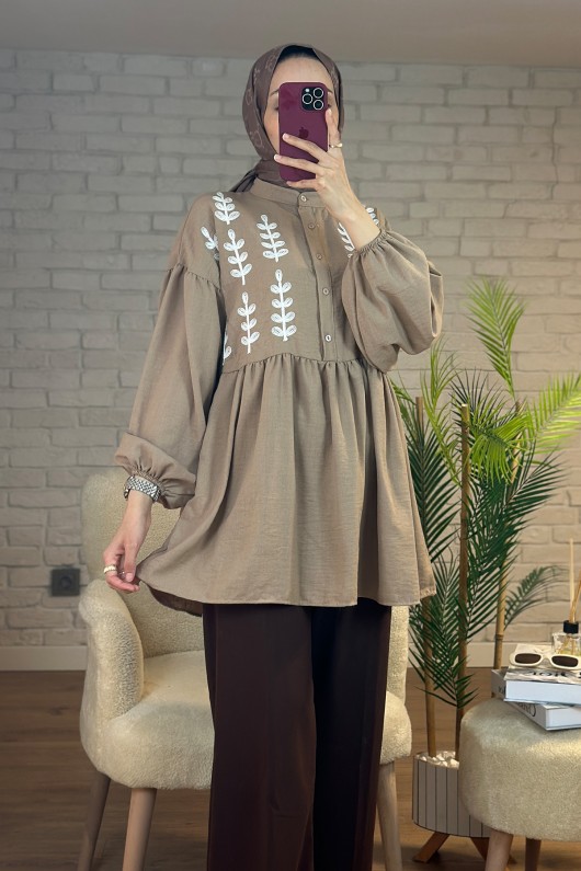2036 Önü Çiçek Nakışlı Tunik - KAHVERENGİ