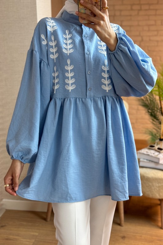 2036 Önü Çiçek Nakışlı Tunik - BEBE MAVİSİ