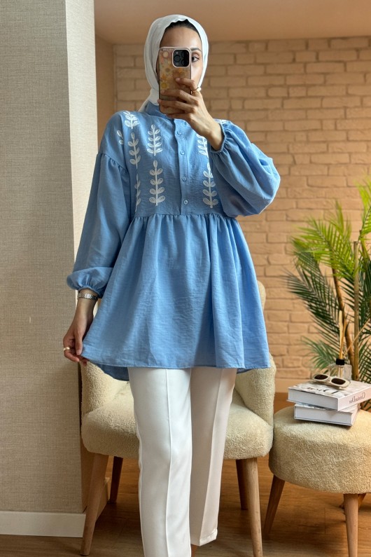 2036 Önü Çiçek Nakışlı Tunik - BEBE MAVİSİ