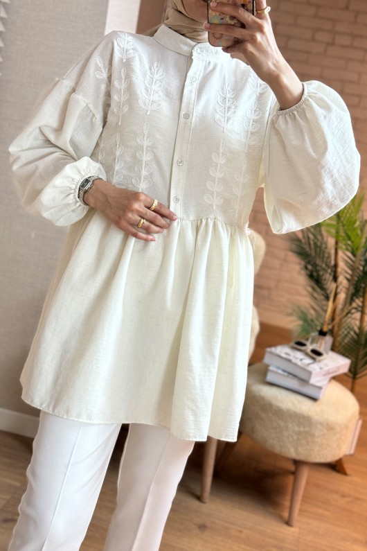 2036 Önü Çiçek Nakışlı Tunik - BEYAZ