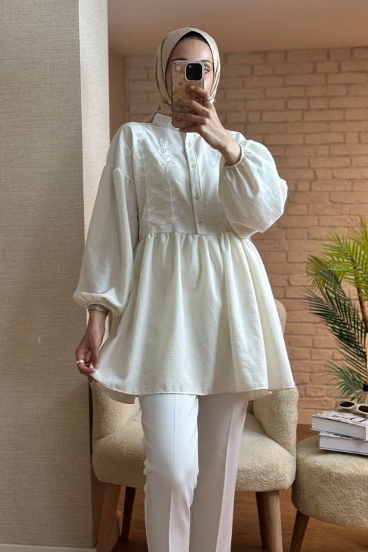 2036 Önü Çiçek Nakışlı Tunik - BEYAZ