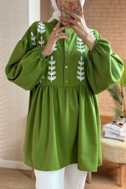 2036 Önü Çiçek Nakışlı Tunik - FISTIK YEŞİLİ
