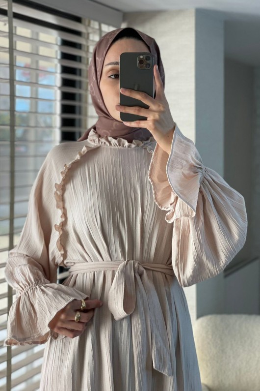 2084 Fırfır Detaylı Kuşaklı Elbise - BEJ