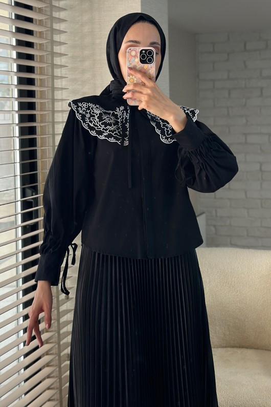 2088 Yakası Nakış Detaylı Tunik - SİYAH 2088 Yakası Nakış Detaylı Tunik - SİYAH