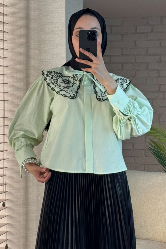 2088 Yakası Nakış Detaylı Tunik - SU YEŞİLİ