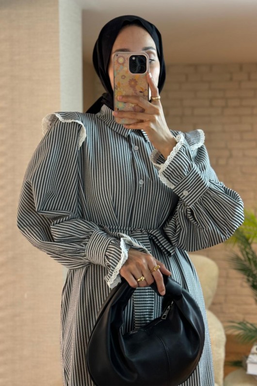 2141 Çizgi Desenli Gömlek Elbise - SİYAH BEYAZ 2141 Çizgi Desenli Gömlek Elbise - SİYAH BEYAZ