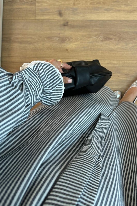 2141 Çizgi Desenli Gömlek Elbise - SİYAH BEYAZ 2141 Çizgi Desenli Gömlek Elbise - SİYAH BEYAZ