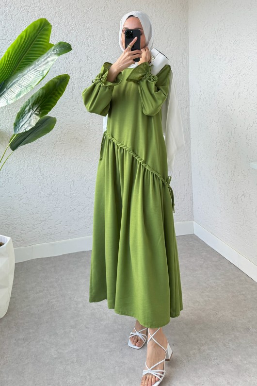 Çapraz Büzgülü Tesettür Elbise 2222 - YEŞİL Çapraz Büzgülü Tesettür Elbise 2222 - YEŞİL