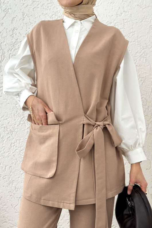 Kuşaklı Yelek Pantolon Takım 2243 - TAŞ RENGİ Kuşaklı Yelek Pantolon Takım 2243 - TAŞ RENGİ