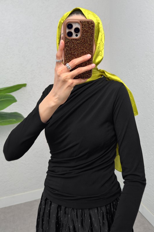 Büzgülü Tesettür Bluz 24204 - SİYAH Büzgülü Tesettür Bluz 24204 - SİYAH