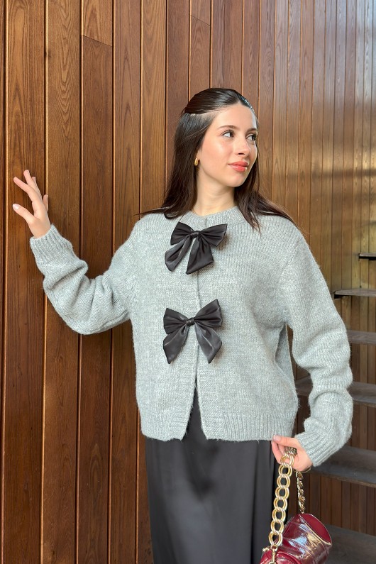 Önü Fiyonklu Triko Hırka 7020 - GRİ Önü Fiyonklu Triko Hırka 7020 - GRİ