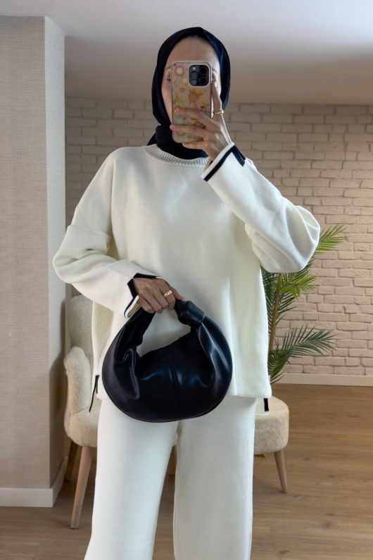 7115 Yırtmaç Detaylı Triko Takım - KREM