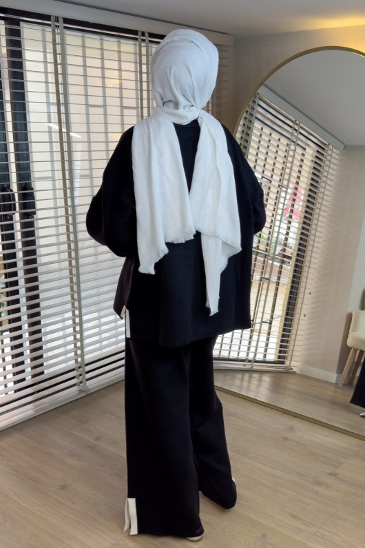 7115 Yırtmaç Detaylı Triko Takım - SİYAH