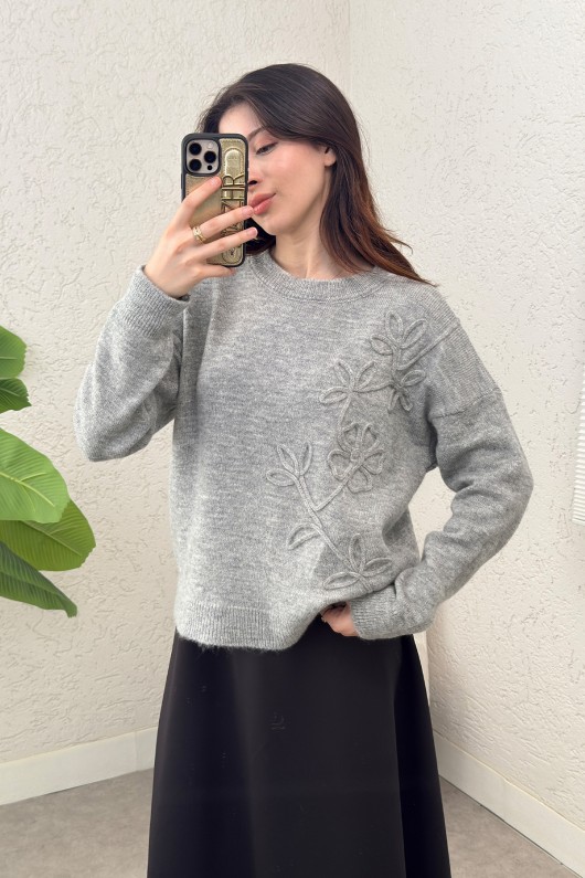 Süzene Nakışlı Triko Kazak 70056 - GRİ